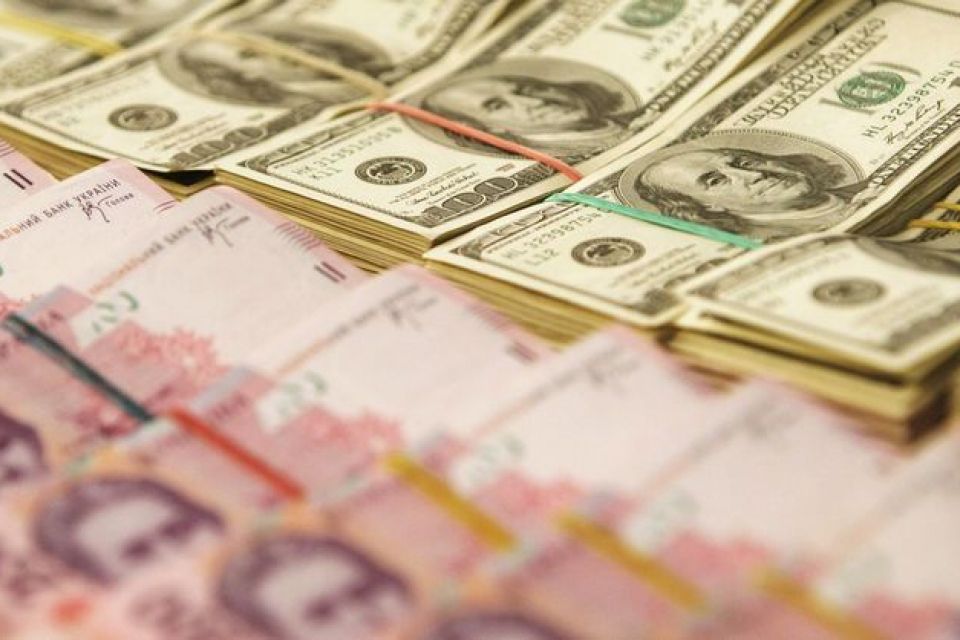 Заробили 60 000 $. Як банда шахраїв «кинула» двох вінничан на обміні валюти