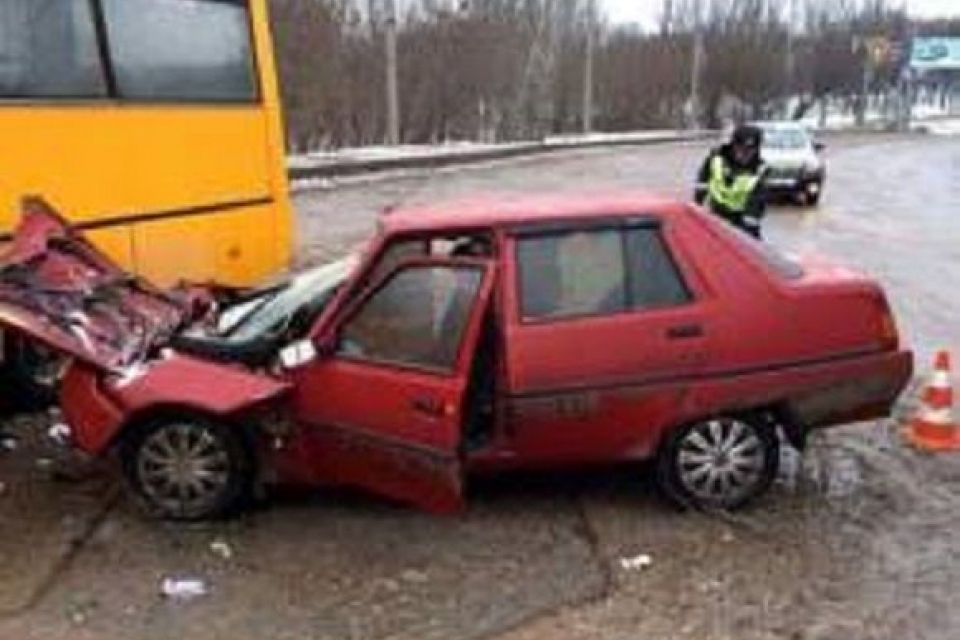 ДТП вихідних: «Таврія» в'їхала в автобус «Вінниця-Гриженці», а Lanos — у людей