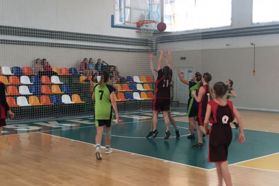 На домашньому чемпіонаті області барські баскетболістки розгромили всіх конкуренток