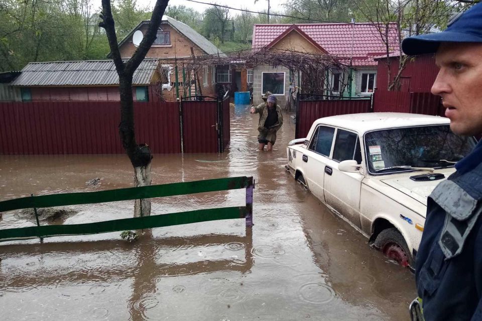 «Його тіло несло в річку Рось». Під час зливи трагічно загинув чоловік