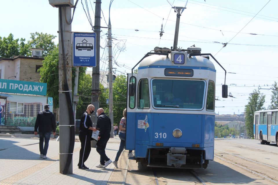 Без перепусток. У вінницький транспорт пускають всіх пасажирів