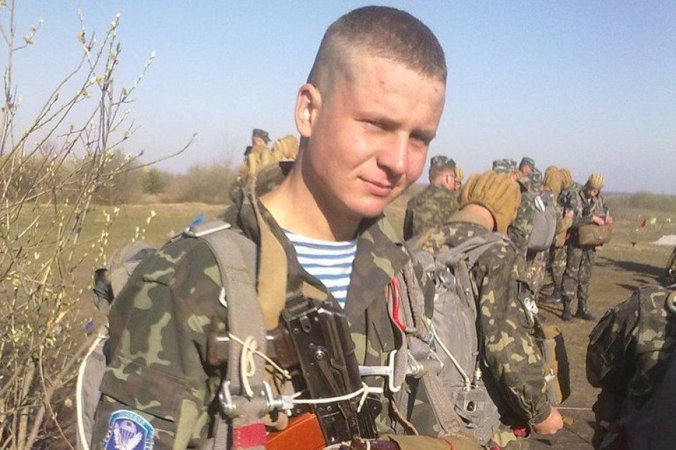 З-за спин жінок і дітей стріляли в десантника Коваленка. Згадаймо першого загиблого вінничанина