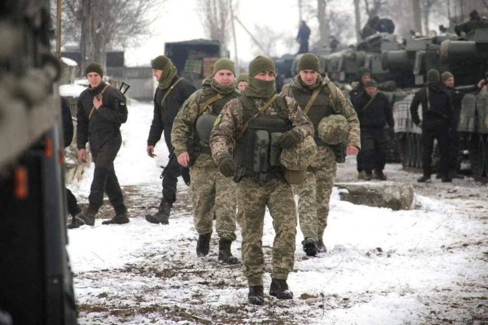Українські військовослужбовці отримуватимуть 100 тисяч гривень на місяць