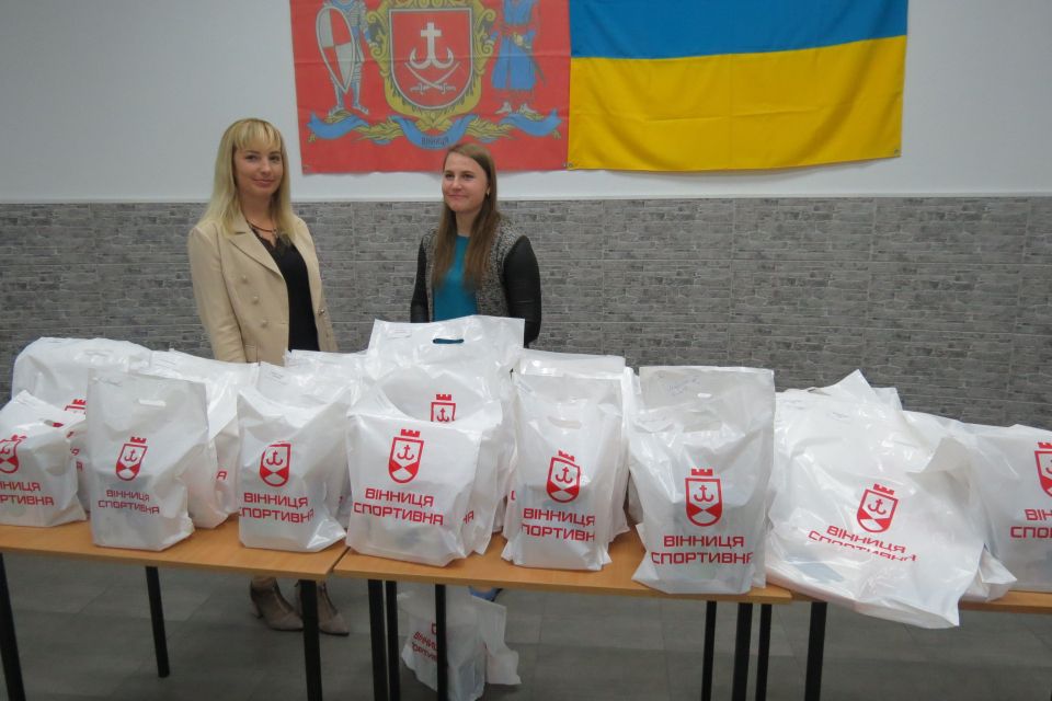 Нагородили найкращих спортсменів і тренерів Вінниці з нагоди професійного свята