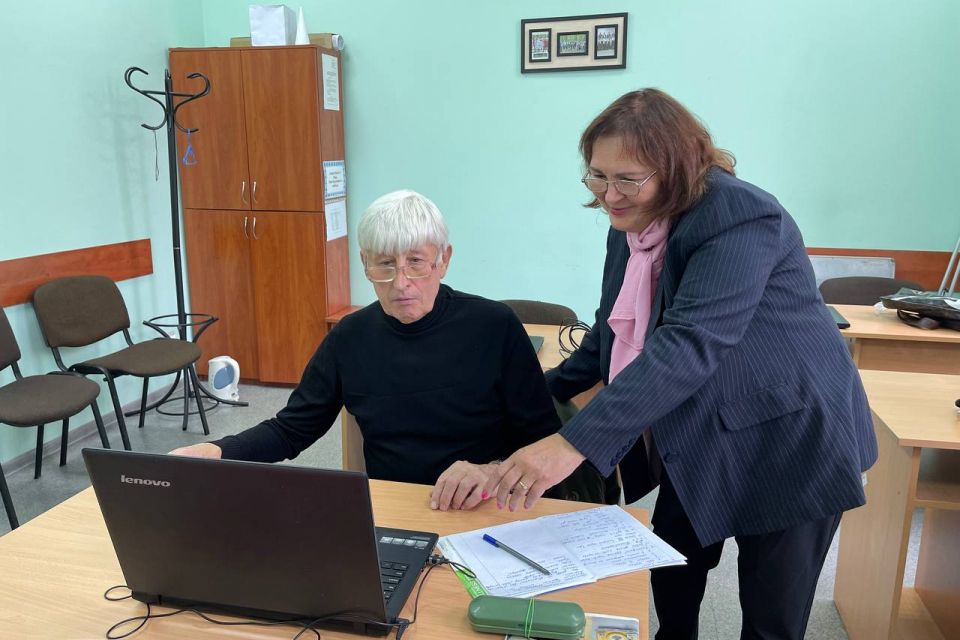 Вінницькі пенсіонери в терцентрі вчаться бути сучасними і зайнятими. Як записатись на гуртки?