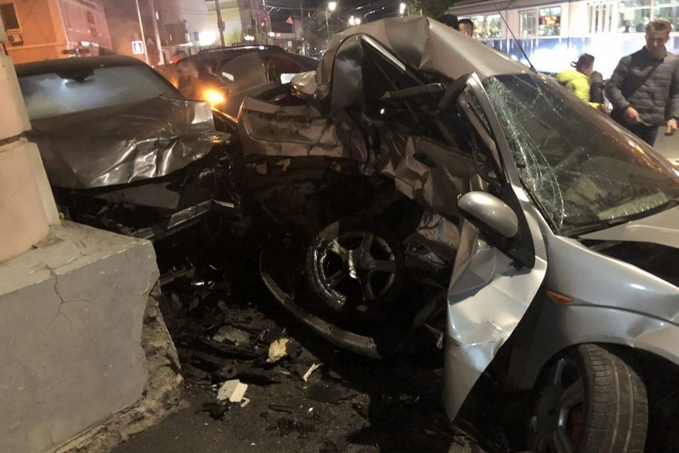 На Соборній Audi знесла кілька авто та інше важливе за 17 вересня у Вінниці