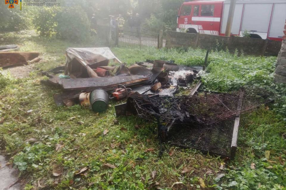Необережність під час куріння. У Барській громаді в пожежі згорів чоловік