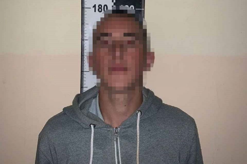 На Вишеньці 19-річний парубок мав розкласти 25 «закладок». Не встиг