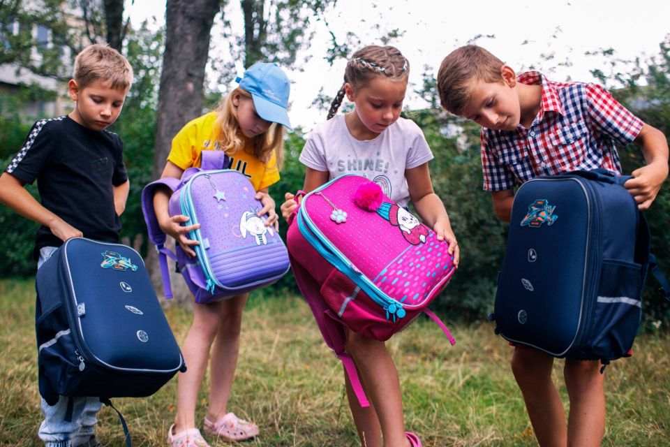 Благодійний «Шкільний портфелик» отримали 2700 дітей