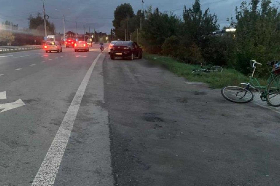 У Стрижавці під колеса авто потрапив 64-річний велосипедист. Він їхав узбіччям