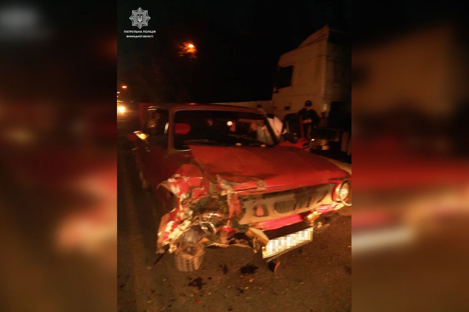 Заробив два протоколи та постанову. На Привокзальній п'яний на ВАЗі в'їхав у вантажівку