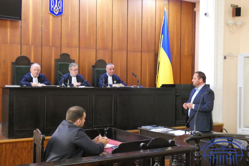 З-під варти звільнили водія, який на легковику в'їхав у колону байкерів