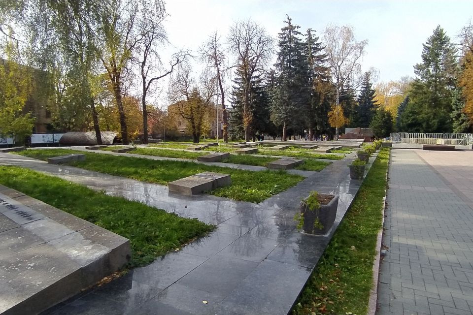 Сквер наче збільшився. Що лишилося від Меморіалу Слави, який на Європейській площі