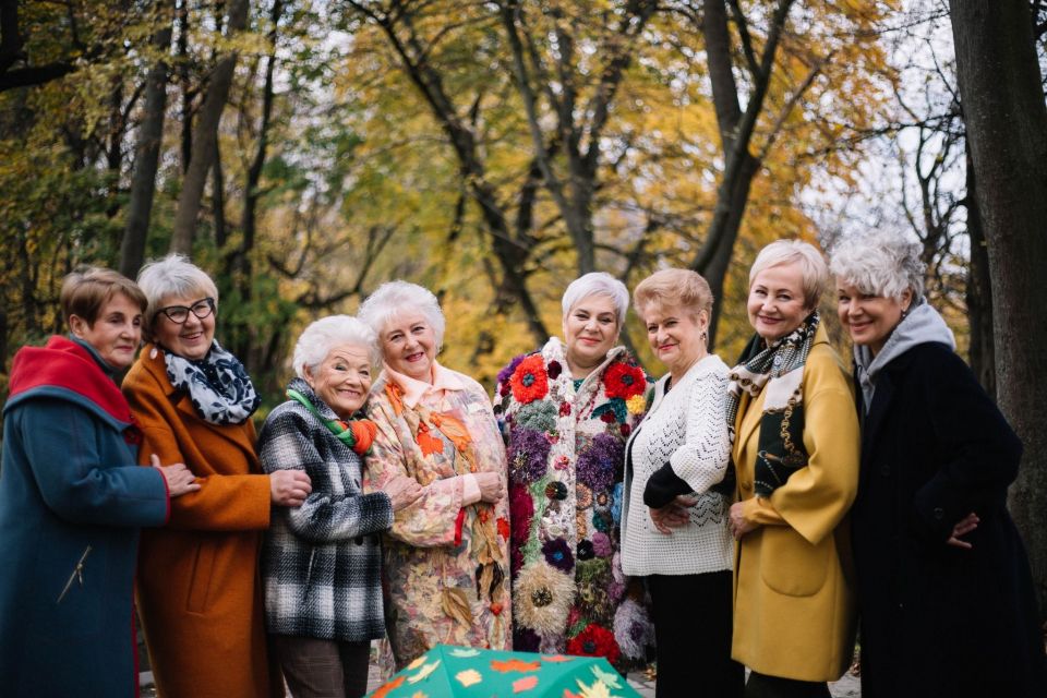 «Жінка віку осені»: для літніх вінничанок влаштували тематичну фотосесію