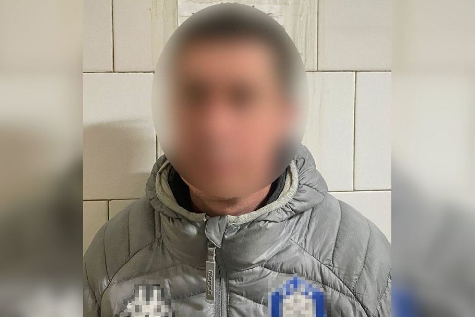 Жбурнув вибуховий пакет до сусідів: у Вінниці затримали хулігана