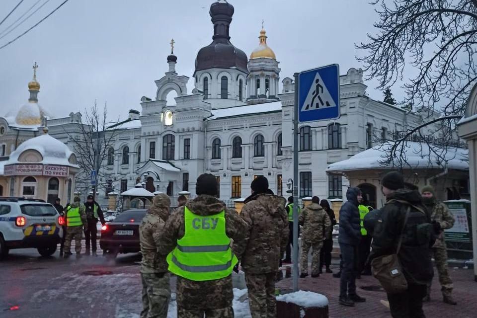 Підозрюють у співпраці з росіянами. СБУ прийшла з перевіркою до Києво-Печерської Лаври