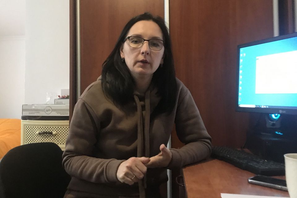 Жінки отримують безпеку і за два тижні починають «сипатись». Про роботу кризового центру Юлі Дякун