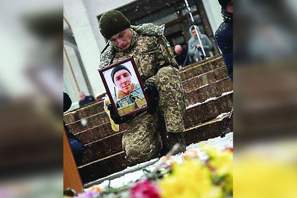 Малюк побачив батька вперше на похороні: у Хмільнику прощалися з Героєм, який загинув на війні