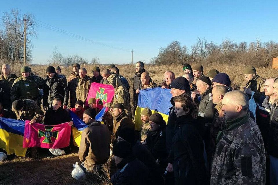Наші вдома: Україна повернула з полону 60 військових та тіла 49 загиблих