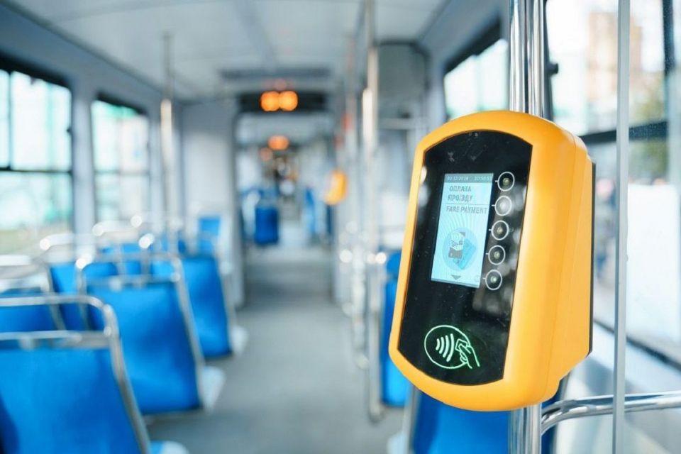 «Дивна логіка пересадки». Вінничани про те, що їх дратує у роботі валідаторів
