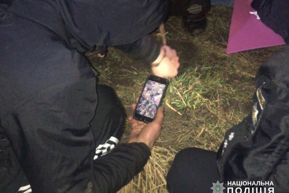 У Вінниці поліцейські затримали збувача, який продавав на вулиці наркотики