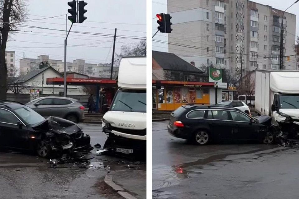 Лобове зіткнення на Хмельницькому шосе: зіткнулися IVECO та BMW