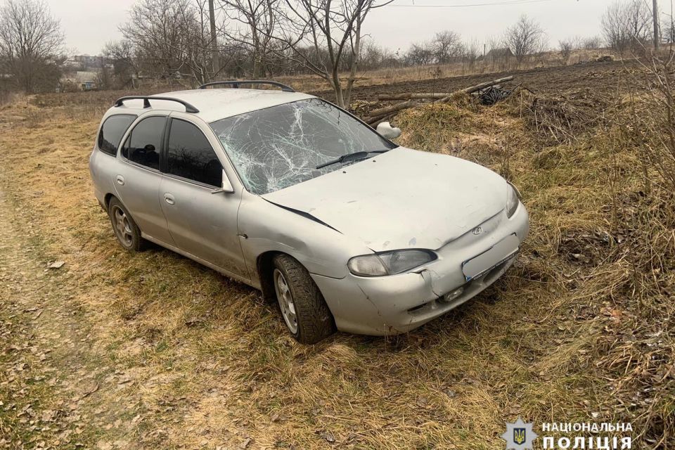 У Жмеринському районі Hyundai збив п'ятьох людей. Водій утік з місця ДТП