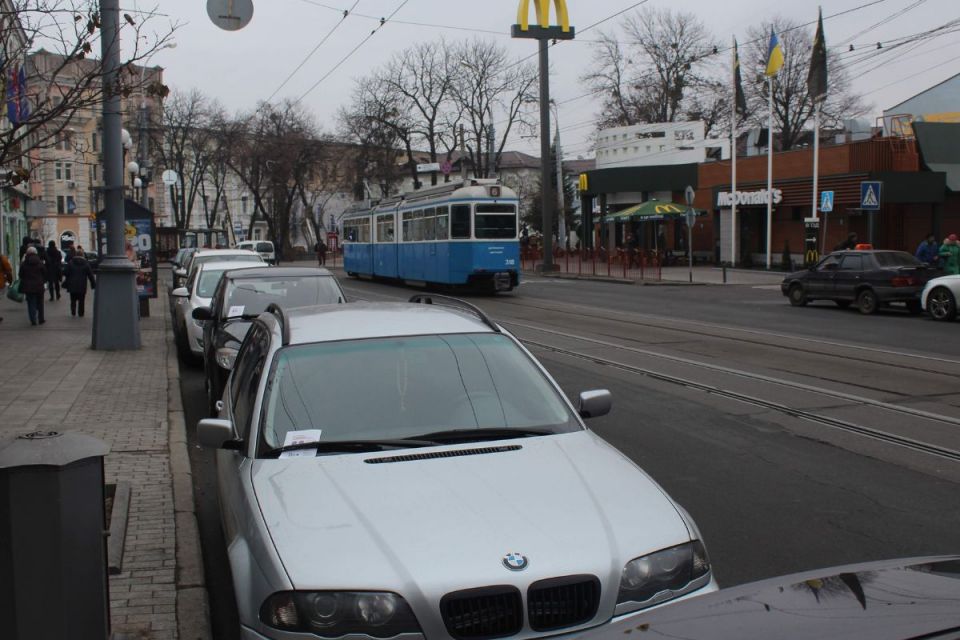 У Вінниці визначили десять вулиць, де буде платна стоянка. Усі в центрі міста