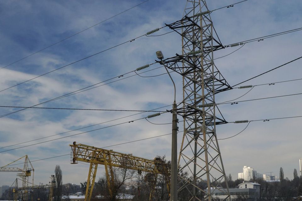 Як сьогодні виключатимуть вінничанам електроенергію: графік на 2 лютого