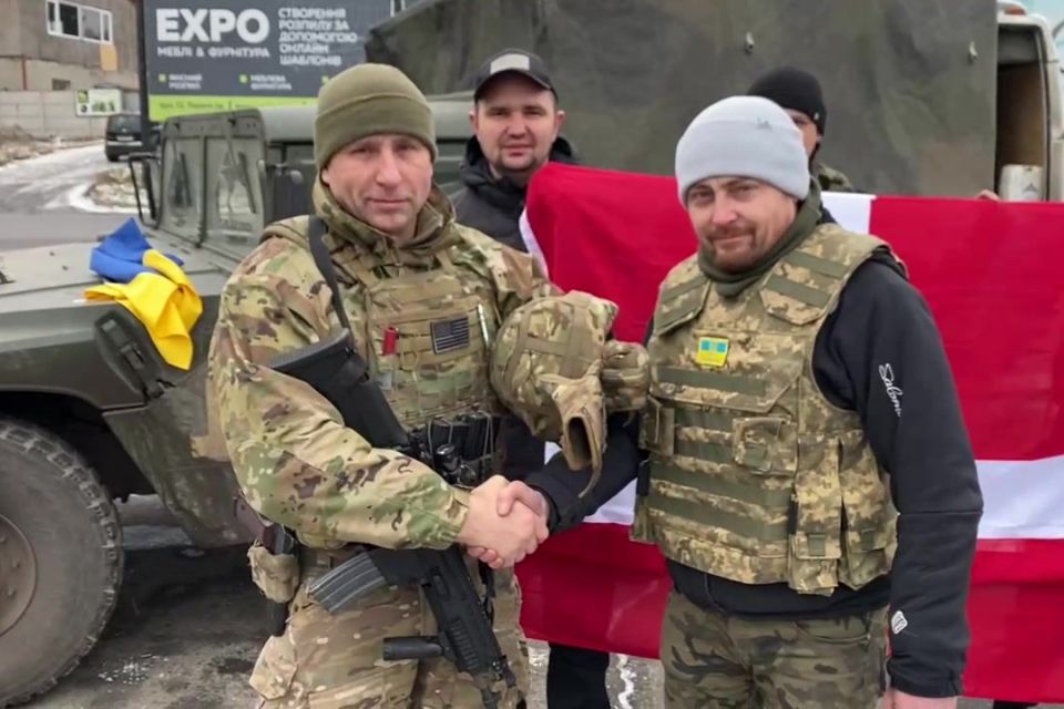 «Бийте ворога, як Нільс Еббесен!». Данець передав свою нагороду вінничанину, бійцю ССО