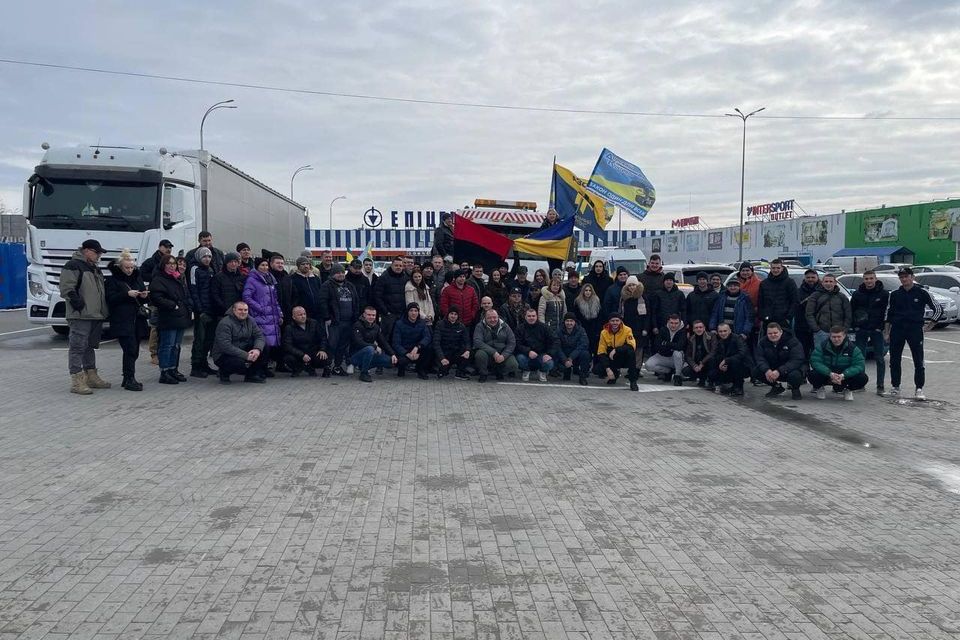 Автопробіг «Ми чекаємо на тебе»: вінничани підтримали родини полонених захисників Азовсталі