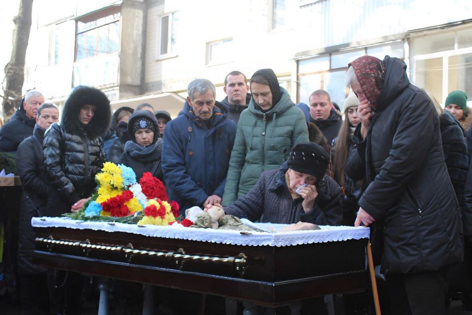 «Маємо виконати його обіцянку — здобути перемогу». У Вінниці попрощалися з Віктором Стасюком