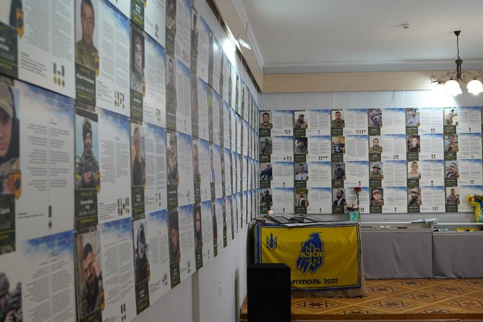 У краєзнавчому музеї відкрилася виставка, присвячена пам’яті бійців полку «Азов»