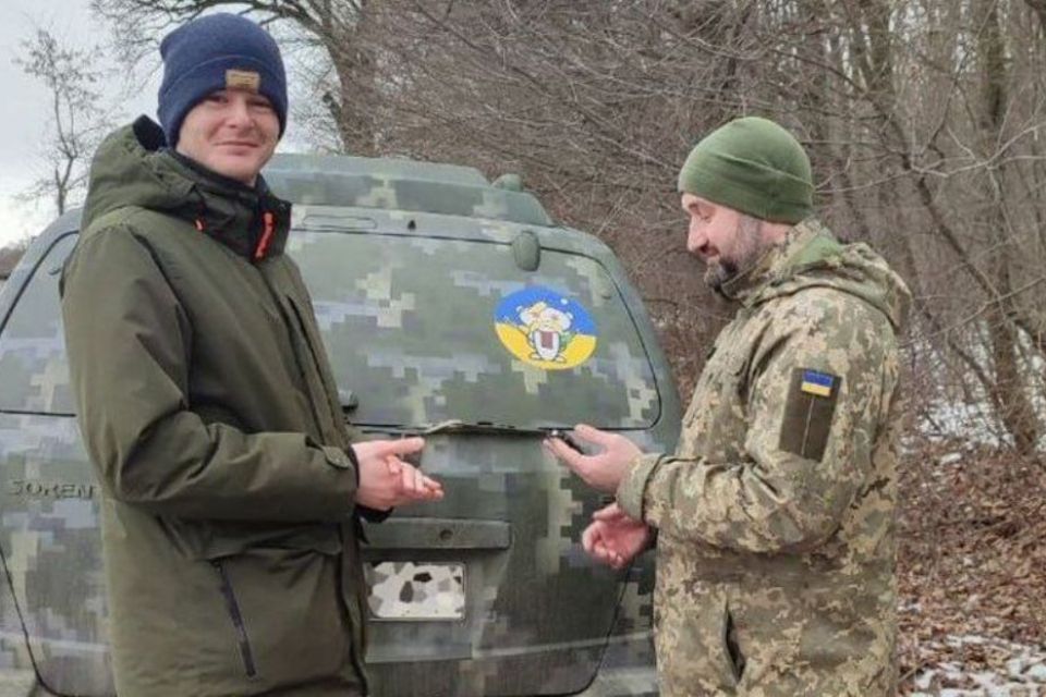 За 28 годин волонтер з Вінниці зібрав понад 10 тисяч доларів. Його друг з Болгарії передав два генератори