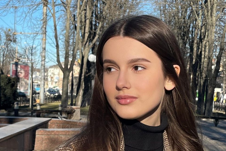 Інтерв’ю з Darisha: як починався творчий шлях юної співачки та про що ...