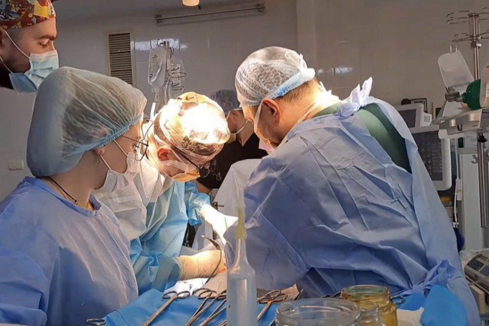 Хірурги «Пироговки» успішно провели складну операцію пацієнтці з четвертою стадією раку