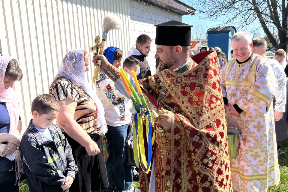 Вінниця відзначає Великдень. Як у Храмі Різдва Пресвятої Богородиці освячували паски