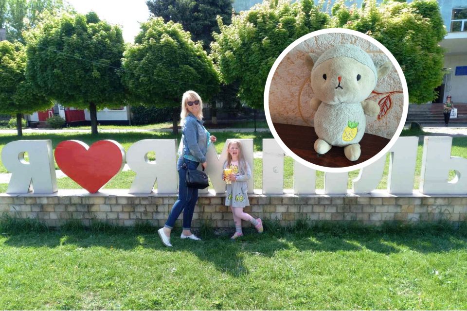 Щоб врятувати донечці іграшку, мама ризикувала життям: спогади переселенки з Маріуполя
