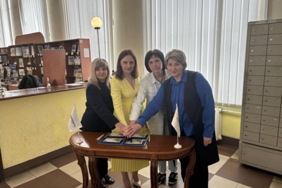 У Вінниці презентували поштову марку на честь українських матерів