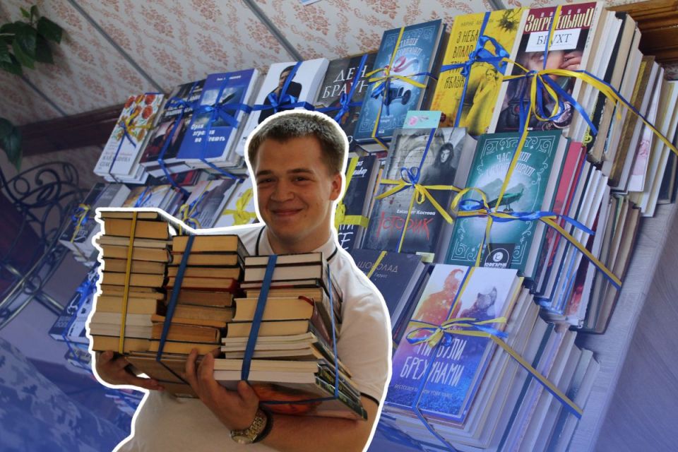Замість московських — українські: як у техколеджі передали 300 книжок для військових