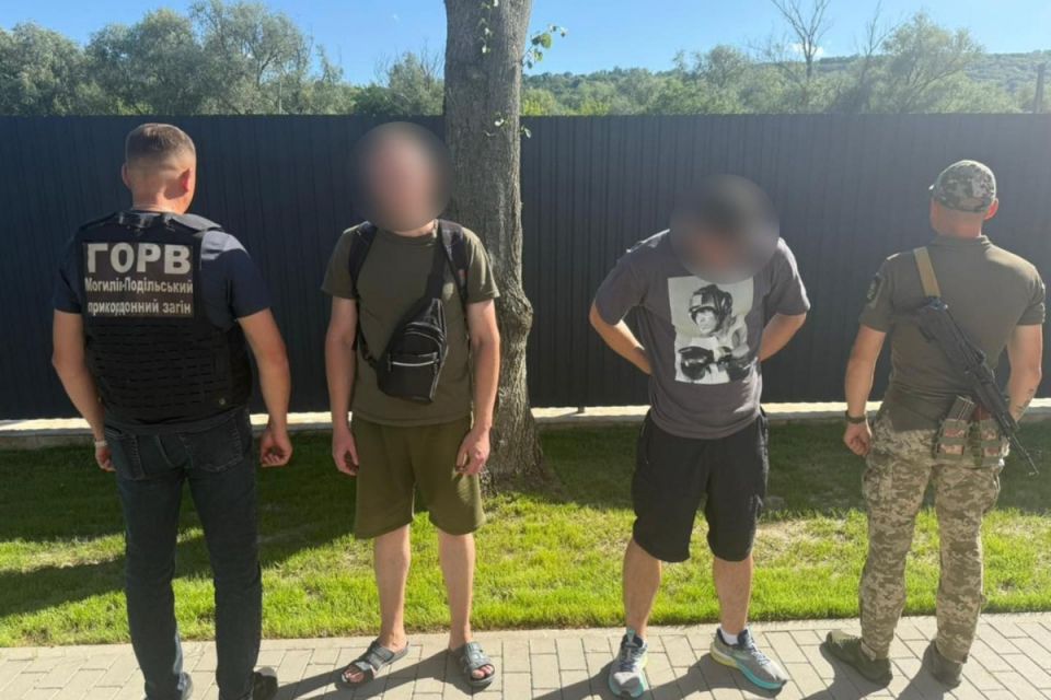 Акваскутер не довіз до Молдови. Прикордонники затримали порушників на Дністрі