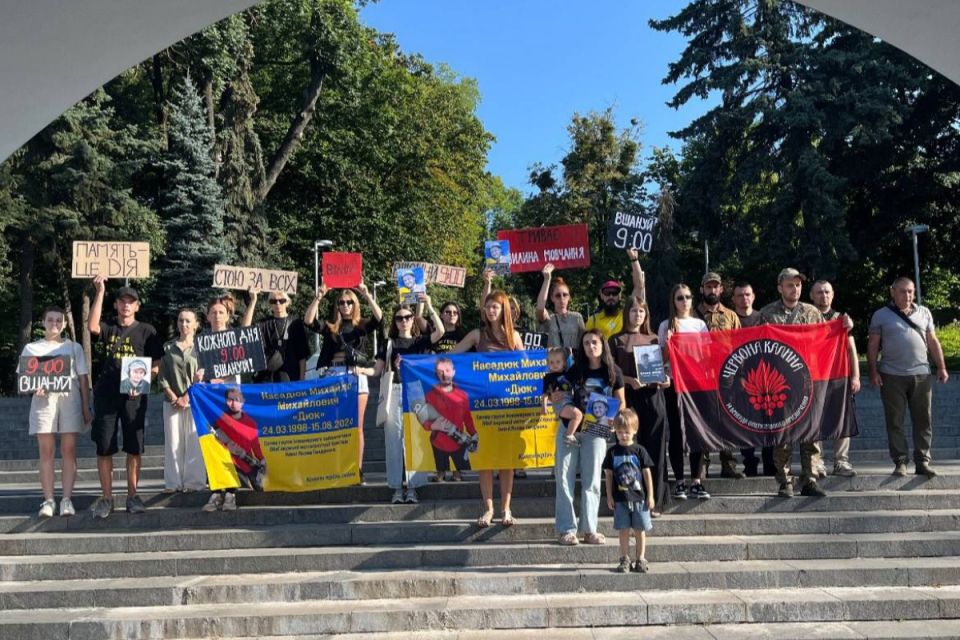 «Хотів, аби Україна була вільною»: у Вінниці вшанували воїнів Михайла Насадюка і Юрія Бурка