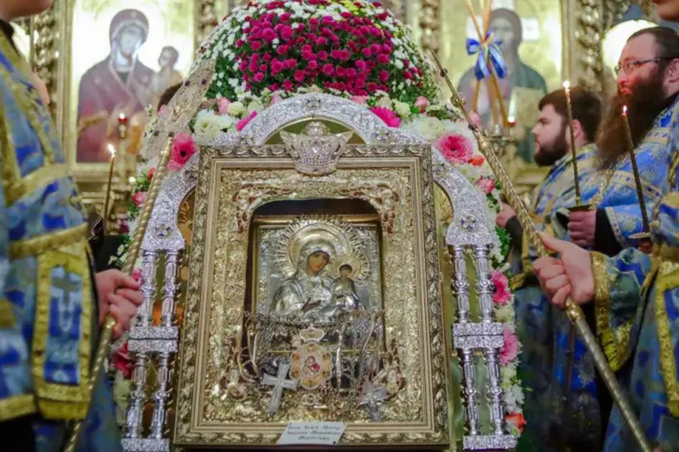 До Вінниці привезли чудотворну мироточиву ікону