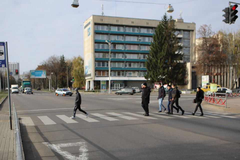 Хто частіше порушує правила — пішоходи чи водії? Ми запитали вінничан