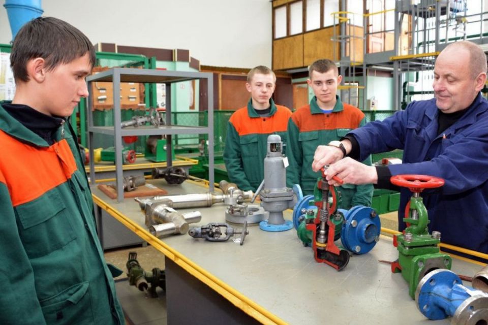 На Вінниччині оновлюють мережу профтехосвіти: сім закладів отримають нові статути і назви