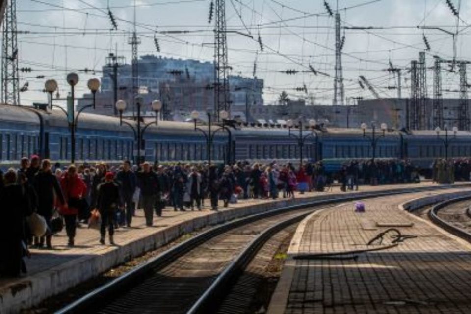 Через пошкодження залізниці затримуються потяги. Частина маршрутів пролягає через Вінниччину