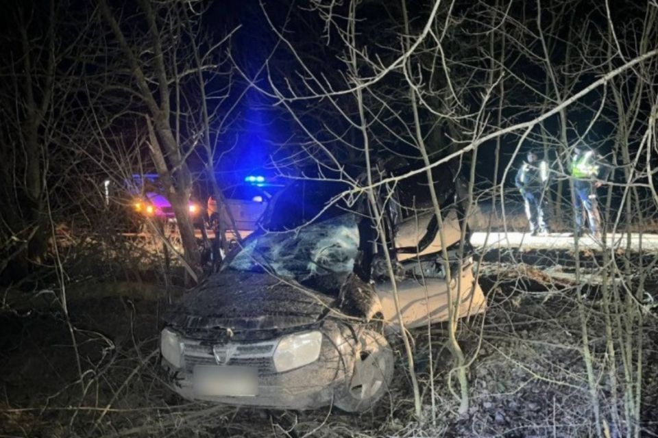 Серйозна ДТП у Могилів‑Подільському районі: Dacia злетіла з дороги, троє людей травмовані