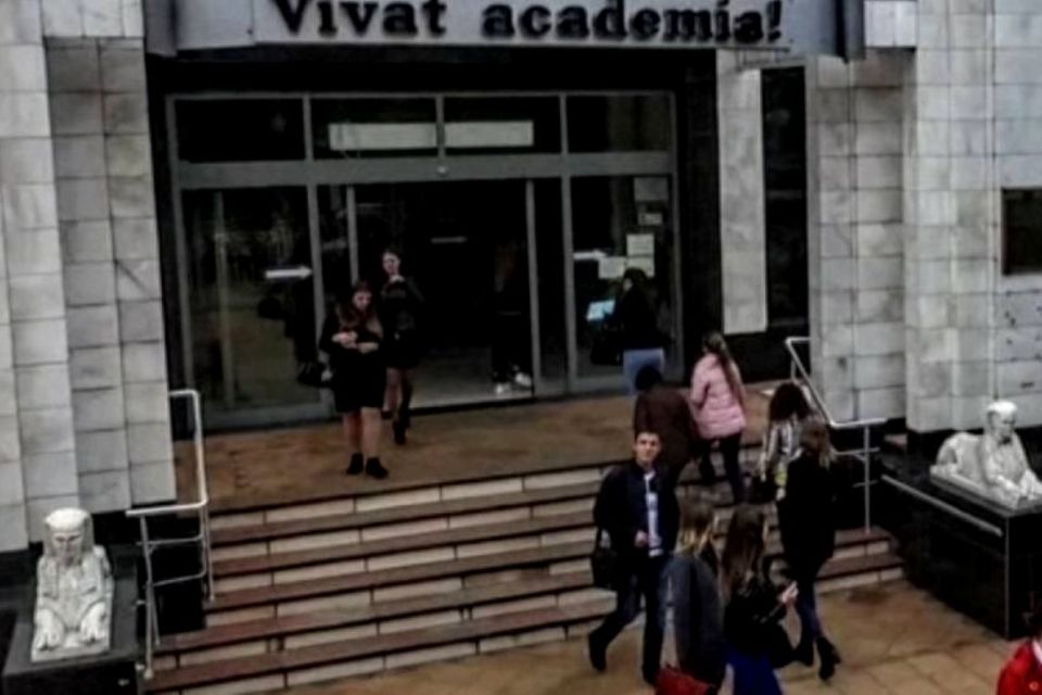 «Я чув, що їх викрала міліція»: колишній голова Гайсина розповів, як зникли скульптури сфінксів