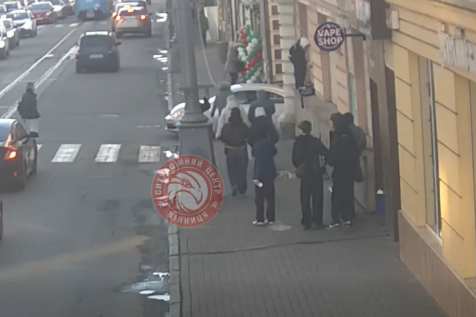 Хотіли лайків, а отримали протокол: на Соборній затримали підлітків-вандалів