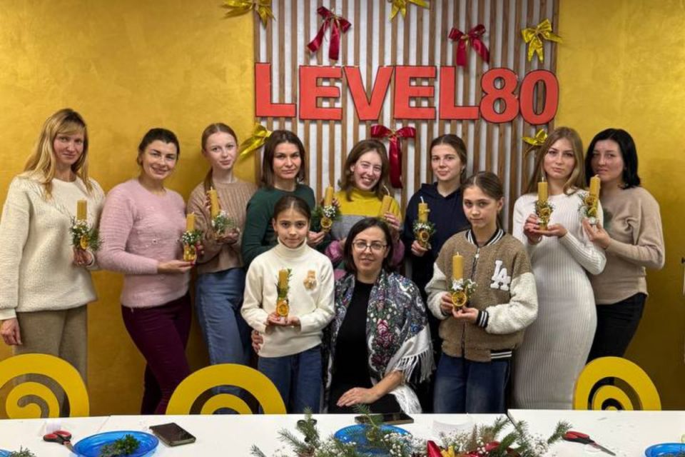 Світло власноруч. Провели майстерклас із виготовлення екосвічок для боротьби зі стресом
